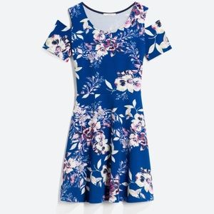 Le Lis Jamie textured knit floral cold shoulder dress in small, stretchy, blue